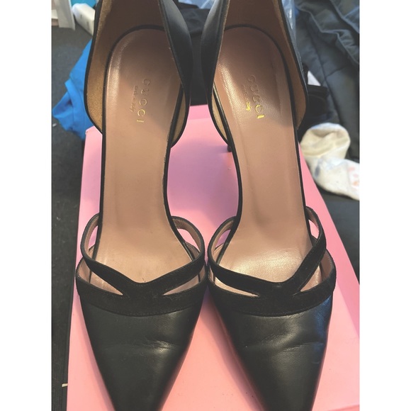 Black authentic Gucci pumps in size 39! In great condition and super comfortable - Picture 4 of 4